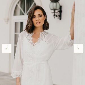 Le Rose Maeve Lace Trim Robe - Includes Slip NWT